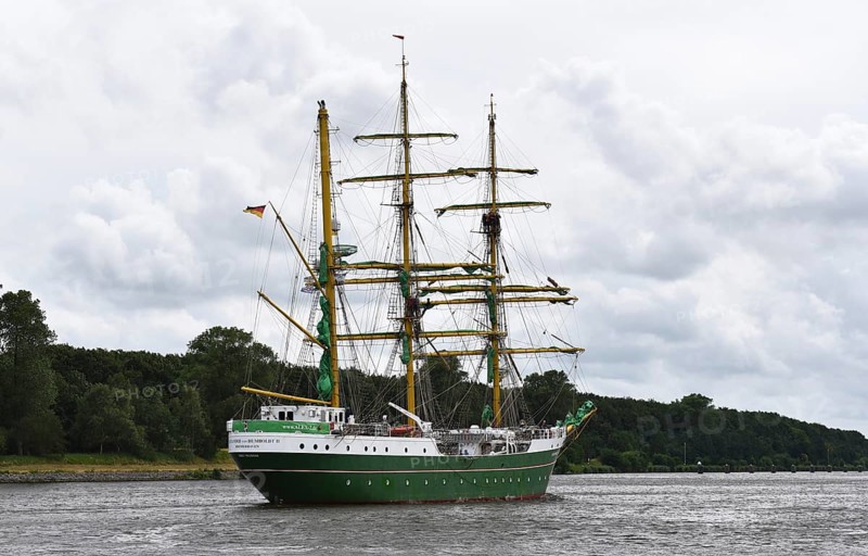 Sailing ship, barque, tall ship Alexander von Humboldt II sailing in the Kiel Canal, Kiel Canal, Schleswig-Holstein, Germany, Europe