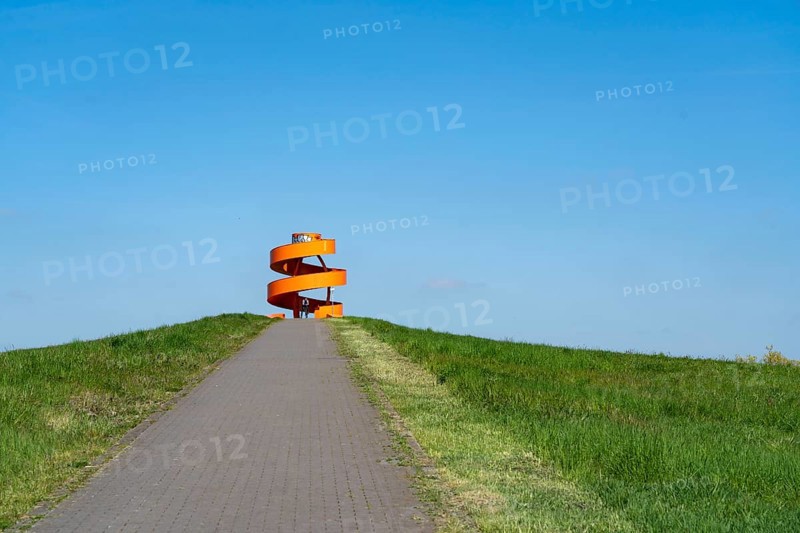 Sculpture Haldenzeichen, observation tower, Halde Franz, part of the Lippepark in Hamm, 5 slag heaps were connected to form a kind of leisure landscape area, Hamm, North Rhine-Westphalia, Germany, Europe