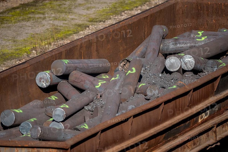 Metal scrap delivery, by rail, to HKM, Hüttenwerke Krupp-Mannesmann in Duisburg-Hüttenheim, they are melted down again and processed into steel products, Duisburg, North Rhine-Westphalia, Germany, Europe