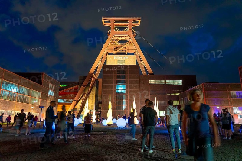 Extraschicht, Night of Industrial Culture, music, action, attractions, culture, art, show at 43 venues in 23 cities, at former industrial sites in the Ruhr area, here light installations at the Zollverein Coal Mine Industrial Complex, Shaft XII, in Essen North Rhine-Westphalia, Germany, Europe