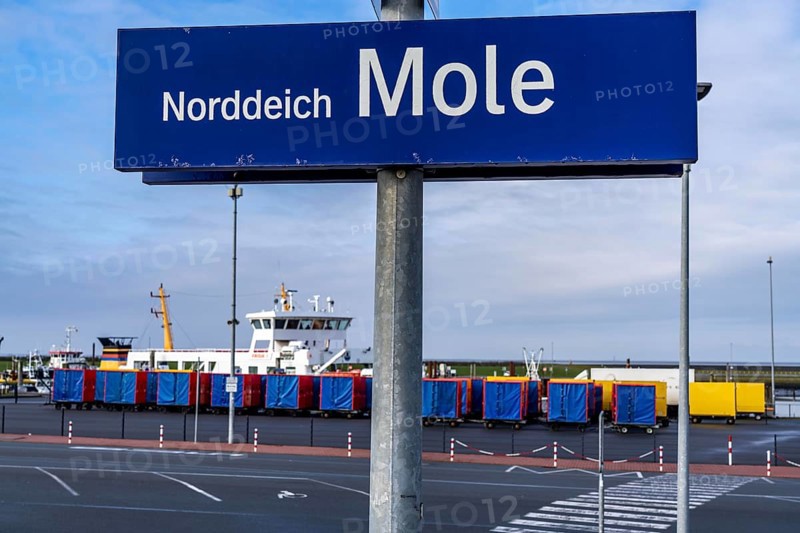 Norddeich-Mole railway station, at the ferry landing stage to the East Frisian islands of Norderney and Juist, IC railway station, Lower Saxony, Germany, Europe