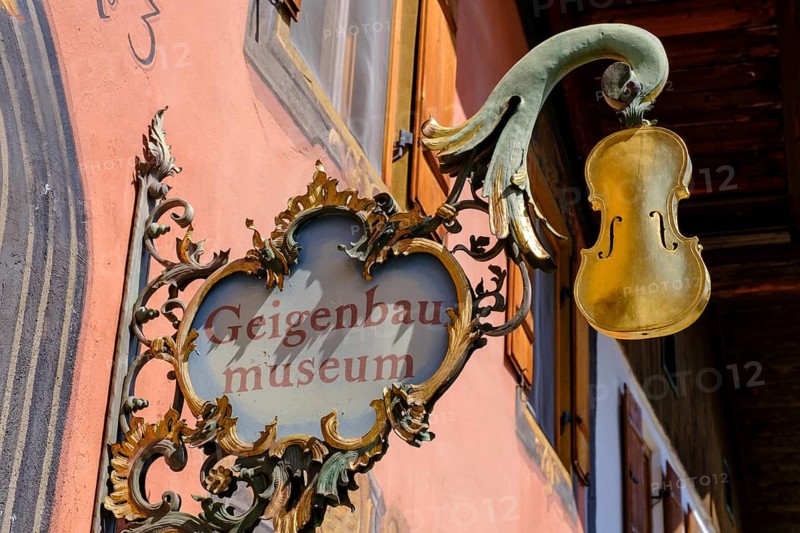 Violin making museum with Lüftlmalerei, Mittenwald, Werdenfelser Land, Upper Bavaria, Bavaria, Germany, Europe