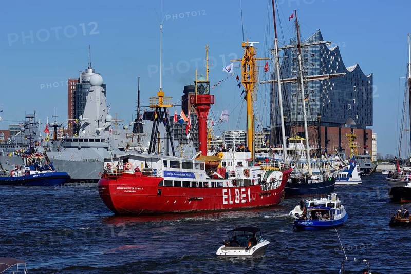 Europe, Germany, Hamburg, Elbe, harbour birthday, parade in front of the Elbe Philharmonic Hall, Hamburg's new concert hall, Hamburg, Hamburg, Federal Republic of Germany, Europe