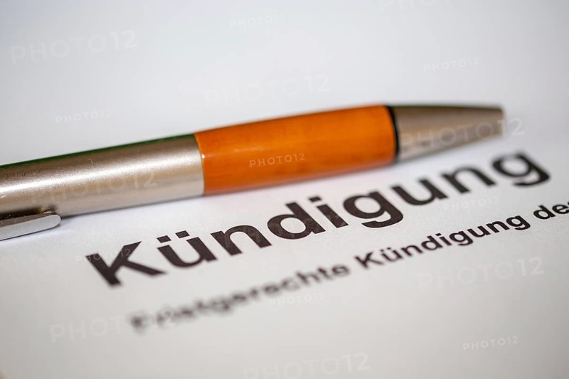 Symbolic image of cancellation: Letterhead with biros