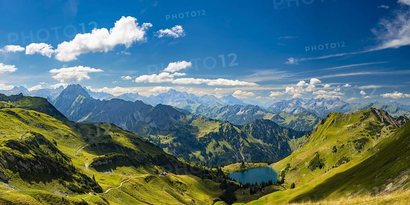 Mountain panorama from Zeigersattel to Seealpsee, in the background left the Höfats 2259m, Allgäu Alps, Allgäu, Bavaria, Germany Europe