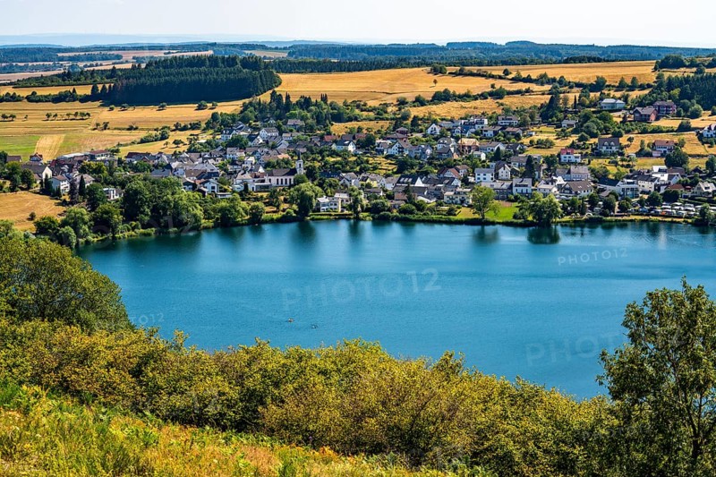Schalkenmehrener Maar, Vulkaneifel, Vulkansee, Eifel, Rhineland-Palatinate, Germany, Europe