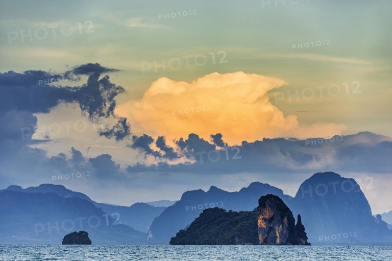 Phang Nga bay near Koh YaoNoi, seascape, seascape, evening mood, evening sun, atmosphere, picturesque, orange, sunset, nature, natural landscape, mountains, mountainous, chalk cliffs, rocks, rocky, cloud, cloudy sky, dramatic, thunderstorm, sky, panorama, limestone, sandstone, holiday, travel, tourism, rain cloud, gloomy, rain, climate, water, storm, thundercloud, sea, ocean, coastal landscape, holiday paradise, paradisiacal, island, Asian, exotic, beautiful, travel photo, Phangnga, Thailand, Asia
