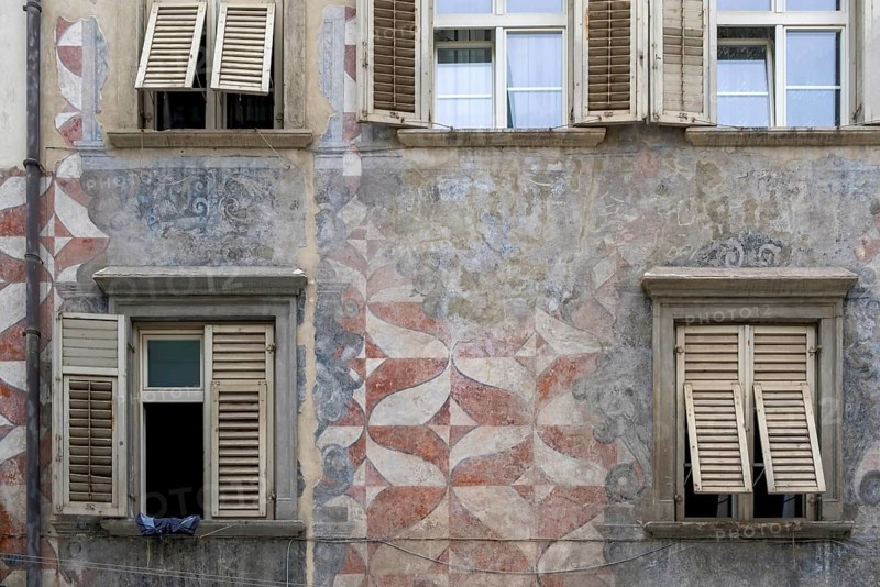 Old historic house façade, Piazza del Municipio, Town Hall Square, Rathausplatz, Bolzano, Dolomites, Italy, Europe