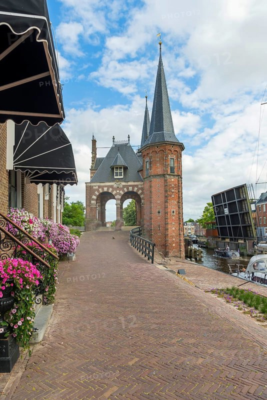 Waterpoort, architecture, canal, boats, Tor, water gate, historical, history, tourism, travel, Sneek, Netherlands