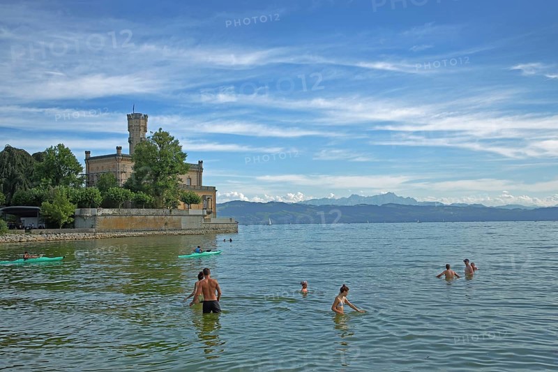 Bathers in the water on the shore, Montfort Castle, lake, bathing, bathing guest, kayaker, lake, view, landscape, mountains, mountains, Langenargen, Obersee, Lake Constance, Lake Constance area, Baden-Württemberg, Germany, Europe