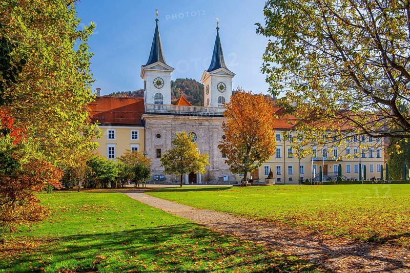 Monastery castle with Tegernsee brewery in autumn, Tegernsee, Tegernsee, Tegernsee valley, Mangfall mountains, Bavarian Alps, Upper Bavaria, Bavaria, Germany, Europe