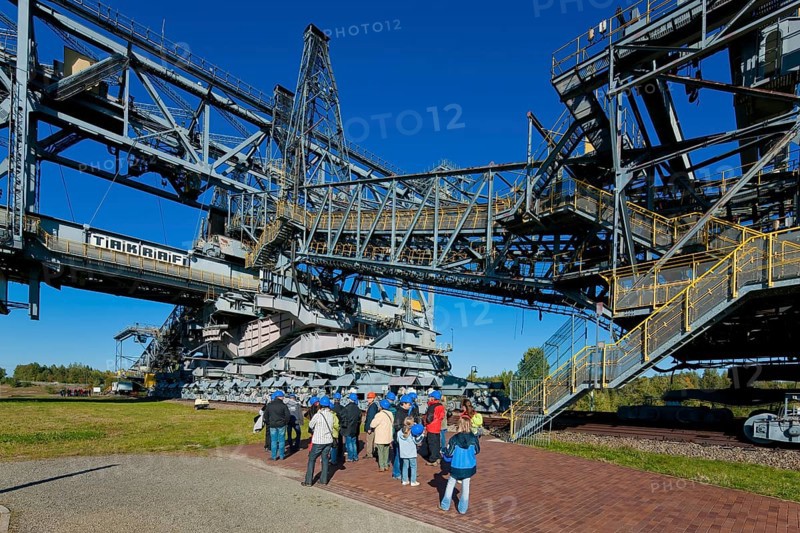The F60 overburden conveyor bridge visitor mine is located on Bergheider See near the village of Lichterfeld in the district of Elbe-Elster in southern Brandenburg. The F60 overburden conveyor bridge on display here was used from 1991 to 1992 in the Klettwitz-Nord open-cast lignite mine near Klettwitz