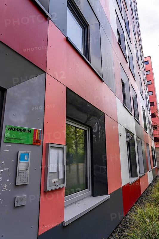Student hall of residence of the Studierendenwerk Essen-Duisburg in Essen, over 310 furnished rooms are rented to students, North Rhine-Westphalia, Germany, Europe