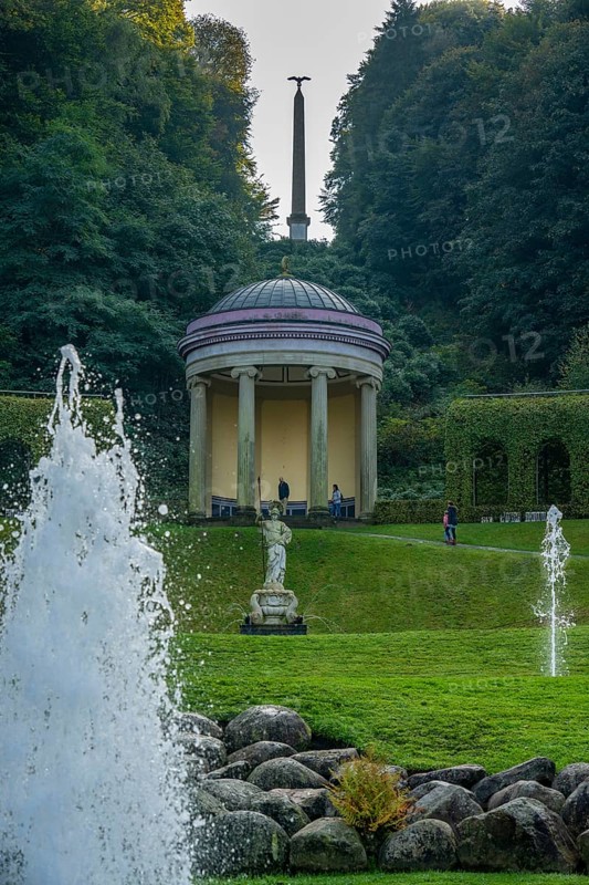 Historic baroque gardens in Kleve, from the 17th century, amphitheatre on the Springenberg, statue of Pallas Athena, spa town of Kleve, North Rhine-Westphalia, Germany, Europe