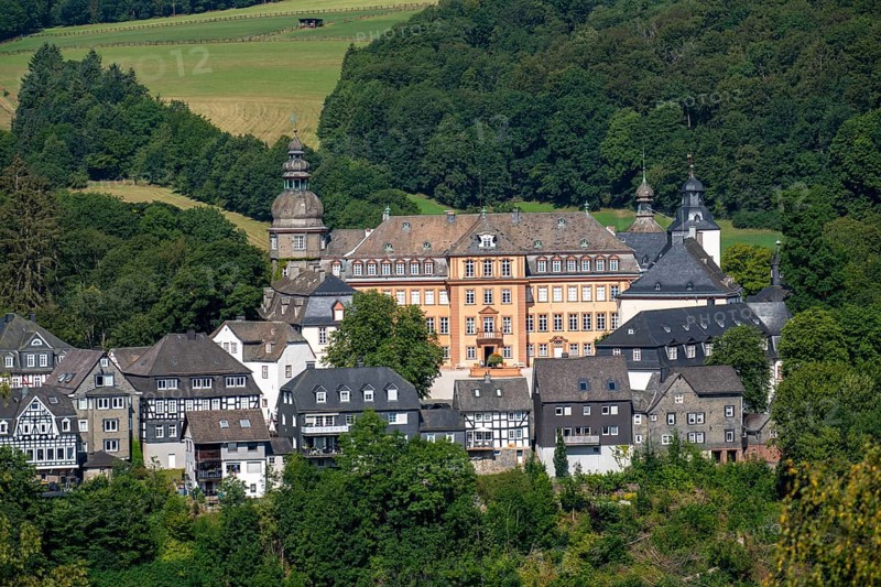 Bad Berleburg, in the district of Siegen-Wittgenstein, Rothaargebirge, Sauerland, upper town, with Berleburg Castle, North Rhine-Westphalia, Germany, Europe