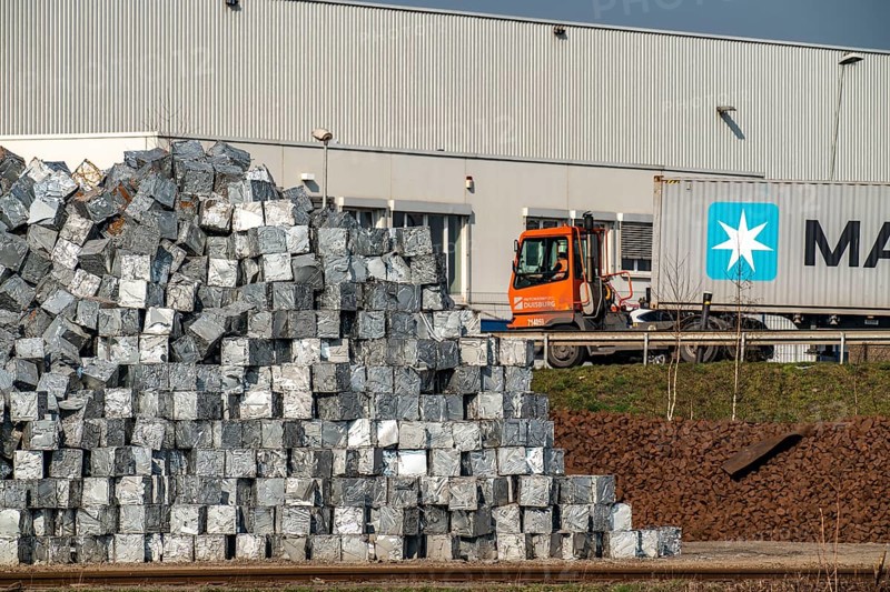 Duisburg-Ruhrort inland port, forwarding island, recycling of scrap metal, scrap metal, aluminium scrap, Duisburg, North Rhine-Westphalia, Germany, Europe