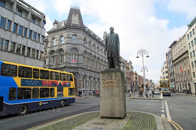 Tomas Daibis, Thomas Davis, statue on College Green, Dublin city, Ireland, Republic of Ireland by Edward Delaney 1966, Europe