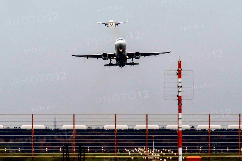 Take-off and landing of aircraft at BER Berlin Brandenburg Airport, Schönefeld, 03/11/2021
