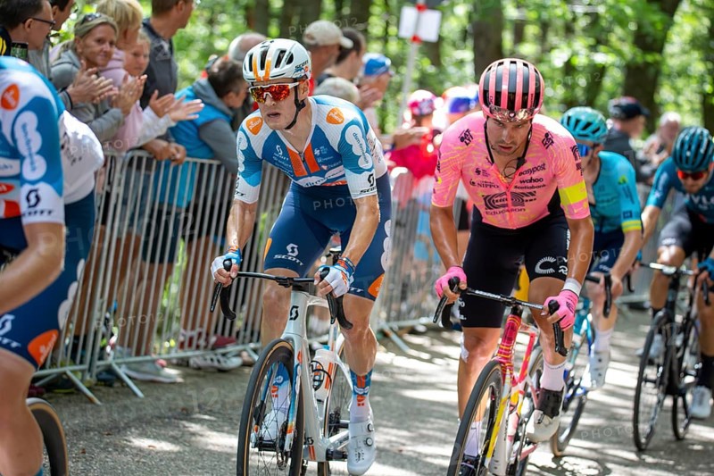 Lidl Deutschland Tour 2024 (cycling), 4th stage and last stage From Annweiler am Trifels to Saarbrücken (182, 7 KM) . Image: Arrival at the Kalmit, the highest mountain in the Palatinate Forest