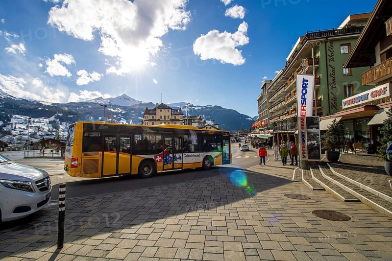 28 March 2024: Lively tourism in the week in front of Easter in the popular Swiss holiday resort of Grindelwald