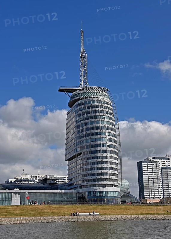 Europe, Germany, Bremen, Bremerhaven, Atlantic Hotel Sail-City on the Weser, height 140 m, viewing platform, architecture on the Weser dyke, Europe
