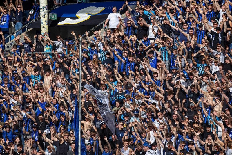 Mannheim, 06/04/2024: Good atmosphere in the Waldhof Mannheim fan block. The match against Unterhaching was watched by 11, 688 spectators