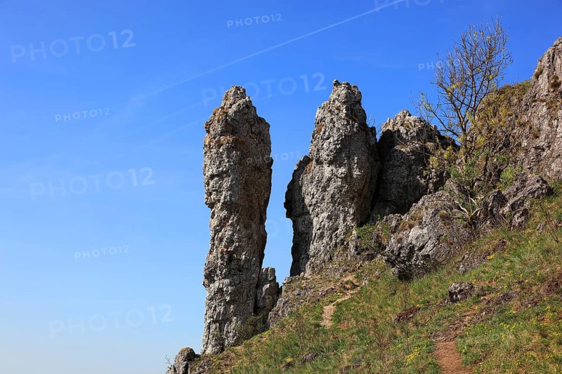 Ehrenbürg rock and the Walberla rock near Kirchehrenbach, Wiesenthauer Nadel, district of Forchheim, Upper Franconia, Bavaria, Germany, Europe