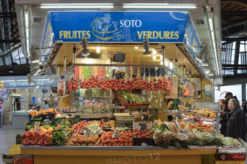 Fruit and vegetables, market stall, market hall Mercat de Santa Caterina, Barcelona, Catalonia, Spain, Europe