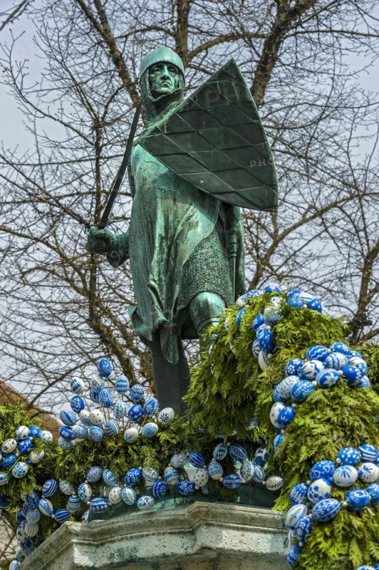 Hand-painted Easter eggs, decorated Easter fountain, Ludwigsbrunnen with statue of Emperor Ludwig IV the Bavarian, Easter market in front of Ingolstadt Castle, Ingolstadt, Upper Bavaria, Bavaria, Germany, Europe