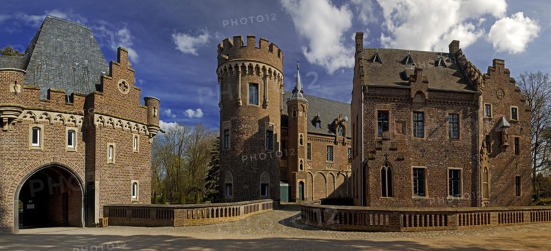 Paffendorf Castle, popular excursion destination, Bergheim, Rhine-Erft district, Rhenish lignite mining area, North Rhine-Westphalia, Germany, Europe