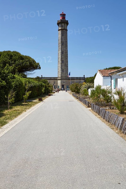 Phare des Baleines or lighthouse of the whales in Saint-Clément-des-Baleines, Départment Charente-Maritime, Nouvelle-Aquitaine, France, Europe