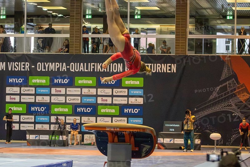 Olympic qualification in apparatus gymnastics in Rüsselsheim Picture: Karina Schönmaier on the vault