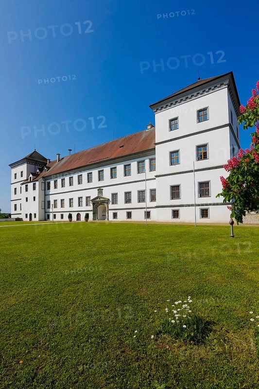 Meßkirch Castle, Castle of the Counts of Zimmern, Zimmern Castle, regular four-wing castle complex, Renaissance building, architecture, historical building, east view, park, castle garden, window, façade, lawn, meadow, Meßkirch, Sigmaringen district, Baden-Württemberg. Germany