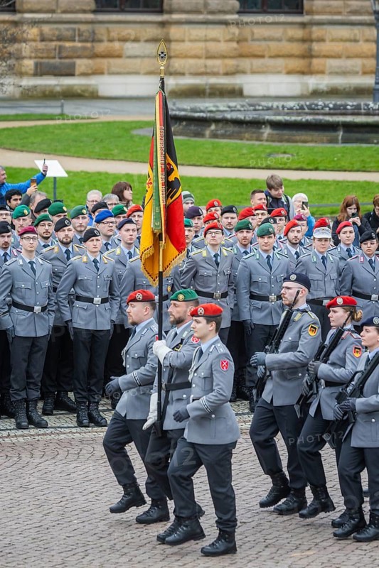 Public roll call of the Army Officers' School on Theatre Square: Bundeswehr honours and bids farewell to young soldiers, Dresden, Saxony, Germany, Europe