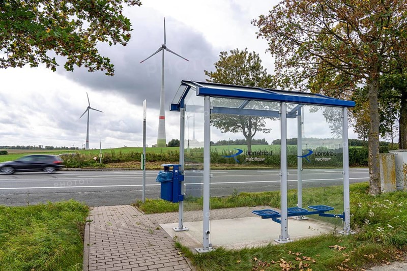 Bus stop in the countryside, on the B68, new, modern bus shelter, line to Warburg, Ostwestfalen Lippe, bus route S 85, Grundsteinheimer Weg stop, north of Lichtenau, Verkehrsverbund fahr mit - Mobil im Hochstift, North Rhine-Westphalia, Germany, Europe