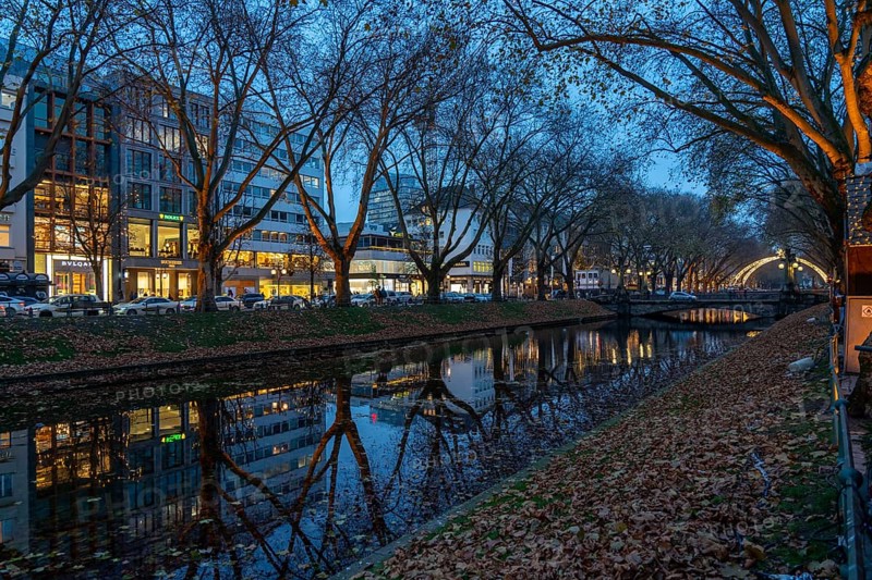 Königsallee, Kö, elegant shopping street in the city centre of Düsseldorf, city canal, Christmas time, North Rhine-Westphalia, Germany, Europe