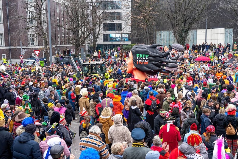 Rose Monday parade in Düsseldorf, themed floats of carnival societies and other participants in the street carnival, North Rhine-Westphalia, Germany, Europe