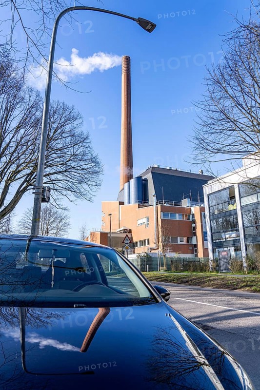 The Igony heating plant in Essen-Rüttenscheid, a district heating plant fuelled by natural gas, which supplies the Essen University Hospital and the Alfried Krupp Hospital, among others, and these residential buildings with district heating all year round, North Rhine-Westphalia, Germany, Europe