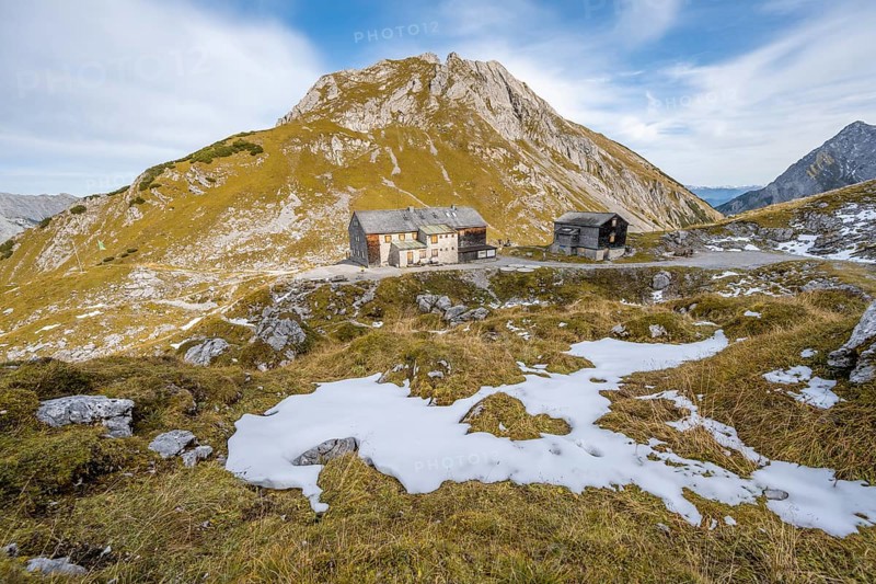 Lamsenjochhütte in autumn, Karwendel, Tyrol, Austria, Europe