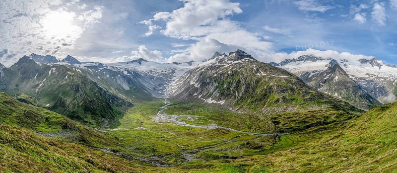 Panorama, Picturesque mountain landscape, Mountain peaks with snow and glacier Schwarzensteinkees, Hornkees and Waxeggkees, Schwarzenstein summit, Hornspitzen and Turnerkamp, Zemmgrund valley with Zemmbach stream, Berliner Höhenweg, Zillertal Alps, Tyrol, Austria, Europe