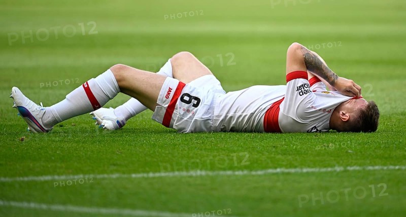 Angelo Stiller VfB Stuttgart (06) injured, injury, on the ground, MHPArena, MHP Arena Stuttgart, Baden-Württemberg, Germany, Europe