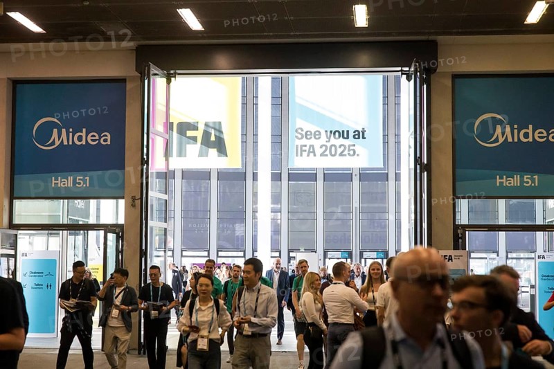 Visitors crowd through the halls of the IFA (Internationale Funkausstellung) at the exhibition grounds, Berlin, 06/09/2024