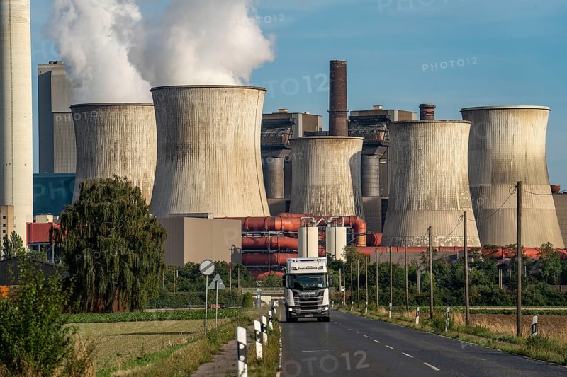 Lignite-fired power plant, RWE Power AG Niederaussem power plant, 2 units were shut down in 2020/21 and restarted in June 22 to replace gas-fired power plants in the 2022 energy crisis, North Rhine-Westphalia, Germany, Europe