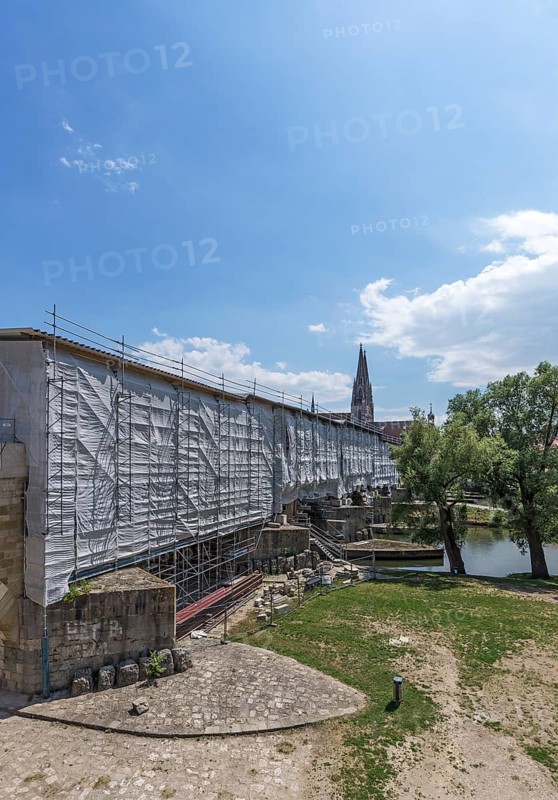 Scaffolding for the renovation of the Stone Bridge, St Peter's Cathedral in the background, Regensburg, Upper Palatinate, Bavaria, Germany, Europe