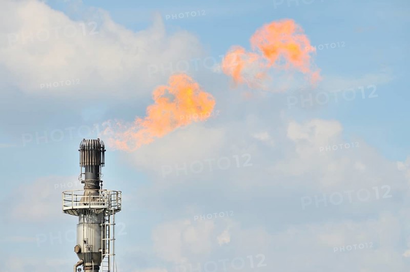 Gas flare of the Schwelgern coking plant, ThyssenKrupp Stahl AG Hamborn site, Duisburg, North Rhine-Westphalia, Germany, Europe