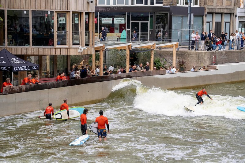 Surfing facility in the city centre of Rotterdam, Rif010, supposedly the world's first wave facility for surfers in a city, in the Steigersgracht, a 130 metre long and 21 metre wide wave pool was built in the existing canal, waves up to 1.5 metres high can be generated, every 7 seconds a wave breaks for the surfers, the 4.5 million litres in the pool, water is moved by 8 wave machines, Netherlands