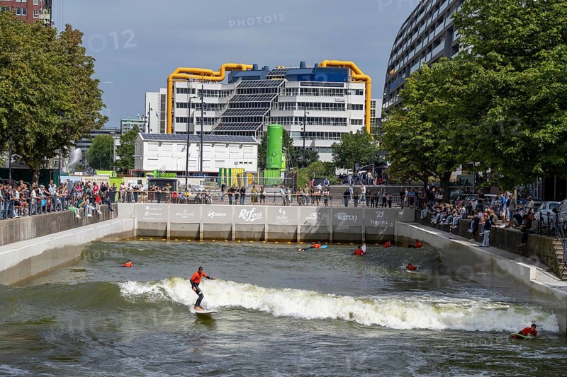 Surfing facility in the city centre of Rotterdam, Rif010, supposedly the world's first wave facility for surfers in a city, in the Steigersgracht, a 130 metre long and 21 metre wide wave pool was built in the existing canal, waves up to 1.5 metres high can be generated, every 7 seconds a wave breaks for the surfers, the 4.5 million litres in the pool, water is moved by 8 wave machines, Netherlands