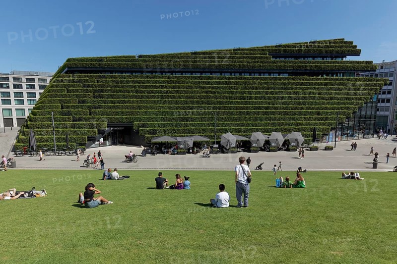 Ingenhoven Valley with sunbathing area in front of Kö-Bogen II, façade planted with 30, 000 hornbeams, ecological architecture to improve the climate Architect Christoph Ingenhoven, Düsseldorf, North Rhine--Westphalia, Germany, Europe