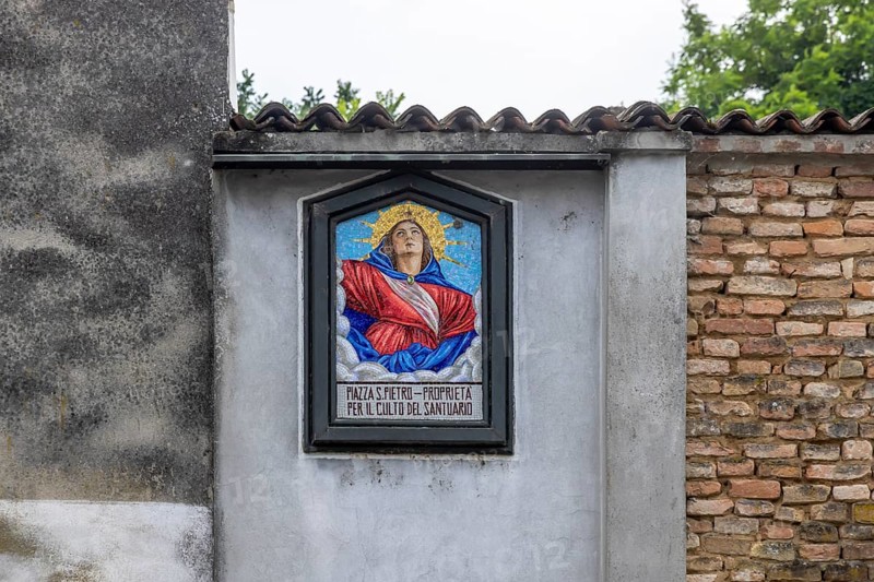 Chiesa Parrocchiale di San Pietro, church with numerous marble mosaics on the façade. Pizzighettone, Lombardy, Italy, Europe
