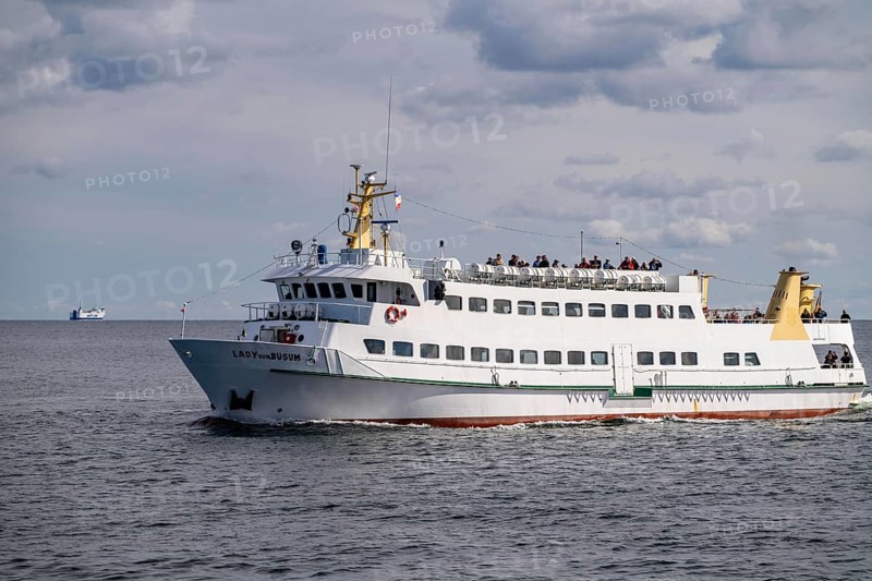 Excursion boat Lady from Büsum, round trip to the chalk cliffs of Rügen, at Jasmund National Park, view of the Baltic Sea between Sassnitz and Lohme, Mecklenburg-Western Pomerania, Germany, Europe